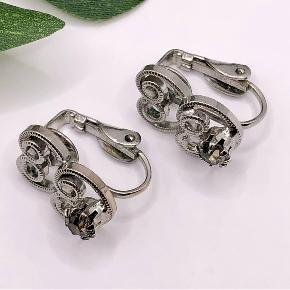 Vintage Delicate Romantic Filigree Rhinestone Clip On Earrings Silver Tone Sweet - Picture 6 of 11